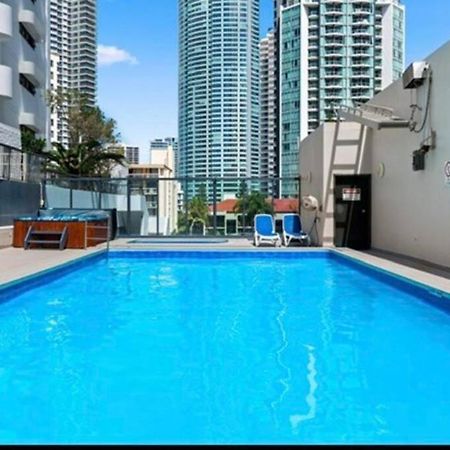 Апартаменты Fabulous Sea Views In The Heart Of Surfers Голд-Кост Экстерьер фото