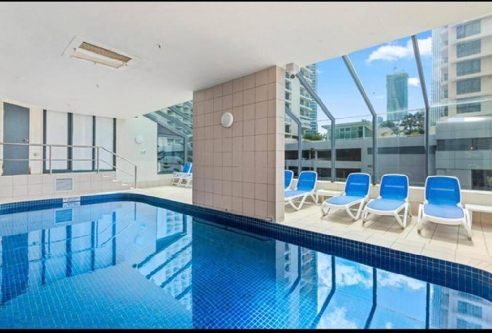 Апартаменты Fabulous Sea Views In The Heart Of Surfers Голд-Кост Экстерьер фото